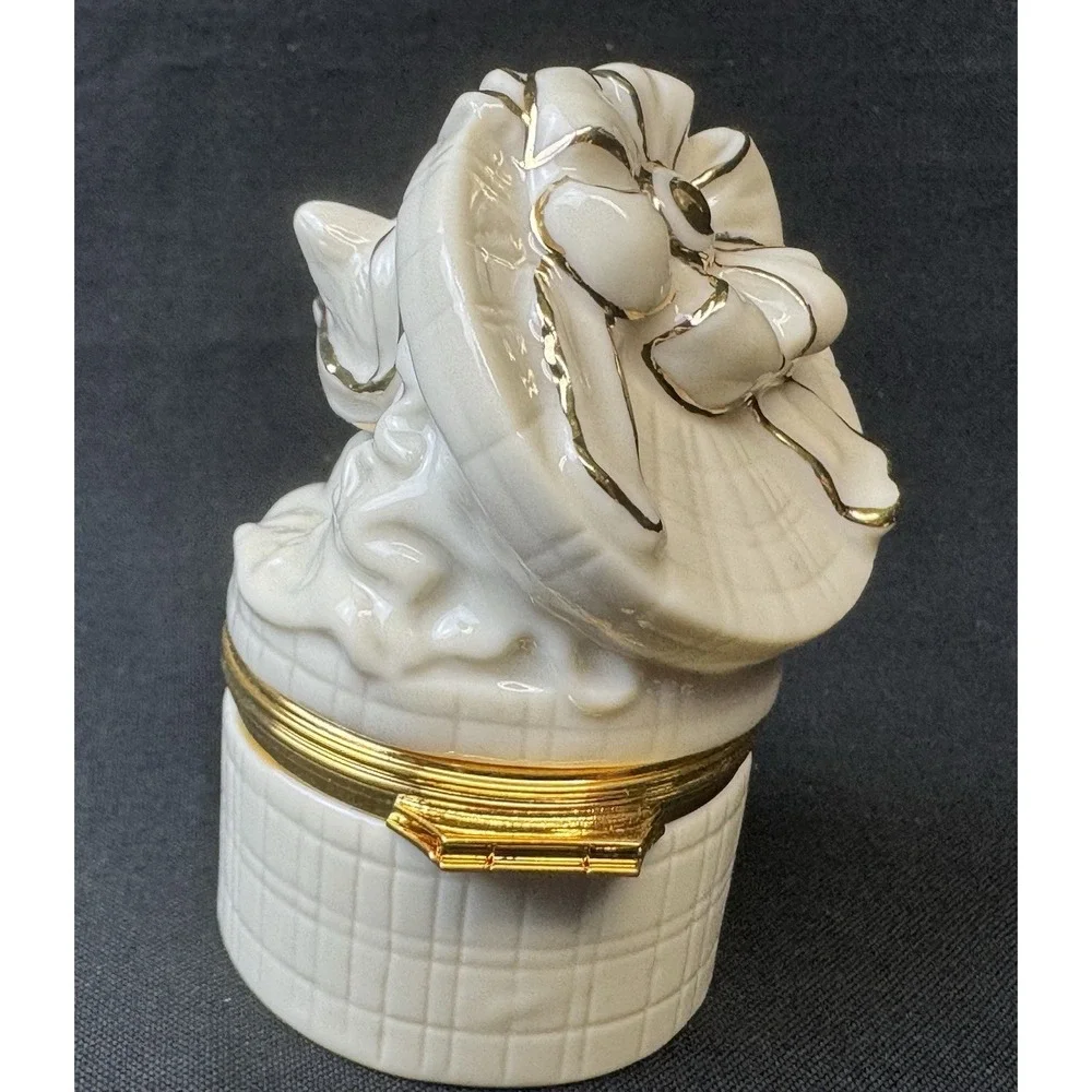 Lenox Treasures The Inquistive Kitten Trinket Box W/ Charm & COA MINT Condition